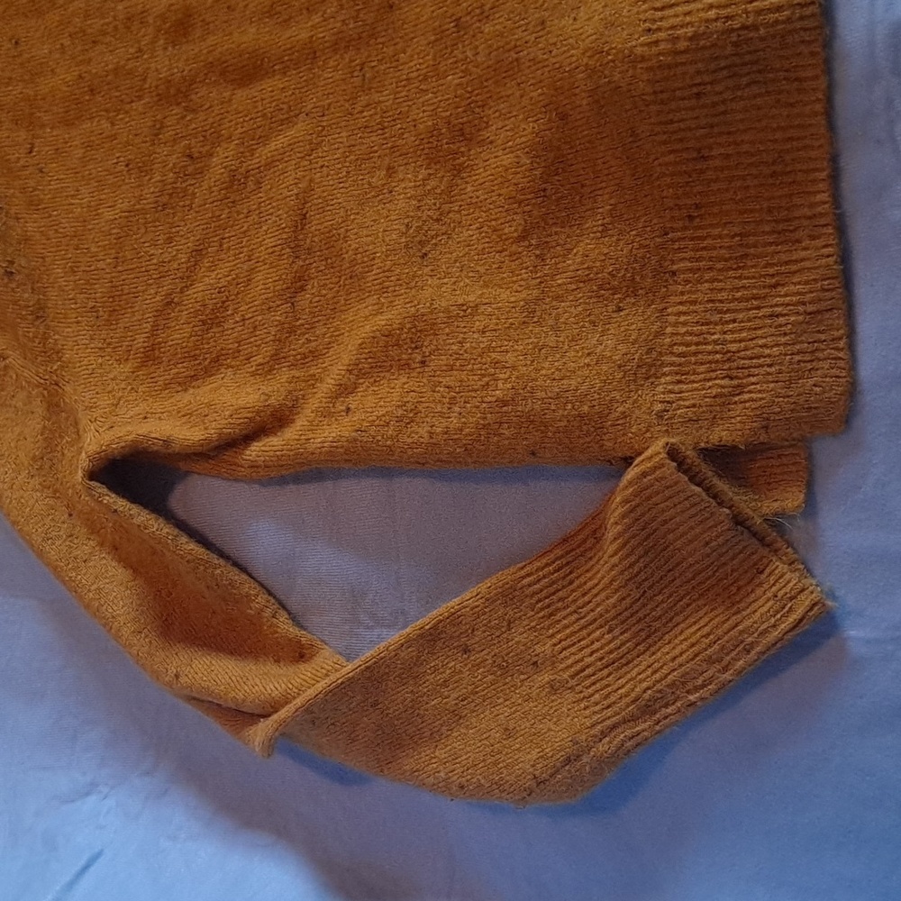 Sweater - Picture 3 of 4